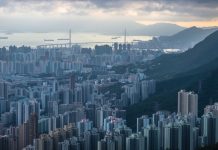 Hong Kong sta invitando a tornare il mondo (degli affari). Accettera?