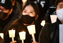 Nella cotta di Halloween, i sudcoreani vedono i giovani falliti di nuovo